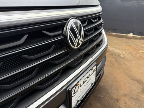 Used 2024 Volkswagen Atlas Cross Sport SEL R-Line AWD/4WD image 31