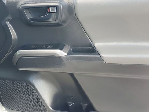 Certified 2022 Toyota Tacoma TRD Off-Road image 42