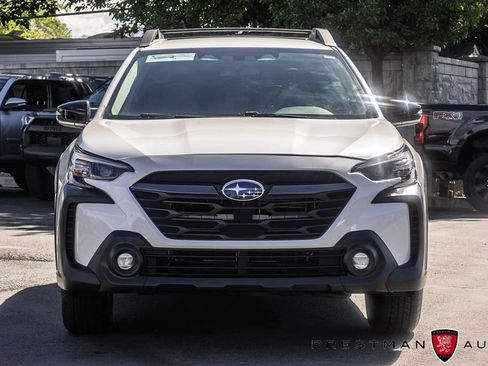 Used 2025 Subaru Outback Premium AWD/4WD image 10