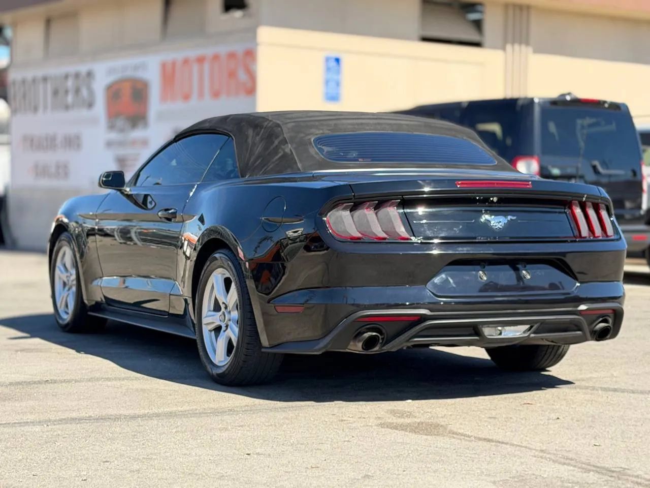 Used 2018 Ford Mustang Convertible RWD image 53