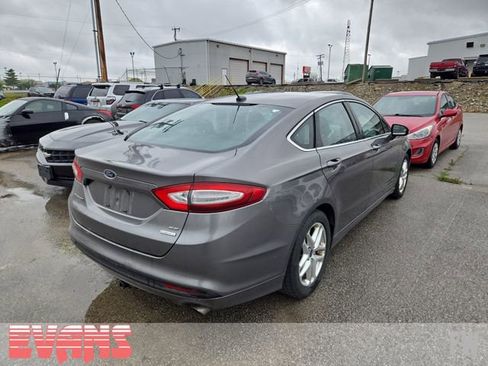 Used 2014 Ford Fusion SE w/ Equipment Group 202A FWD image 3