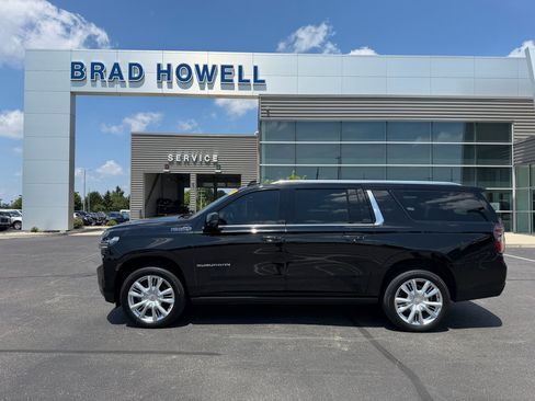 Used 2023 Chevrolet Suburban High Country AWD/4WD image 1