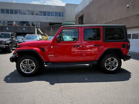 Used 2018 Jeep Wrangler Unlimited Sahara AWD/4WD image 14