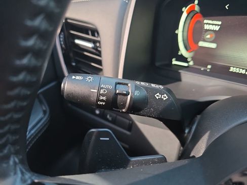 Used 2022 Nissan Rogue Platinum w/ Head-Up Display Package image 31