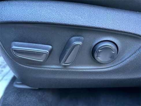 Used 2022 Toyota Highlander XLE image 13