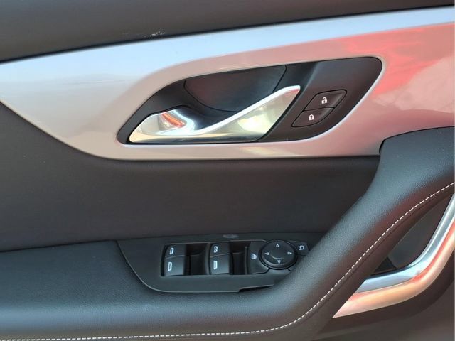 Used 2025 Chevrolet Blazer LT FWD image 17