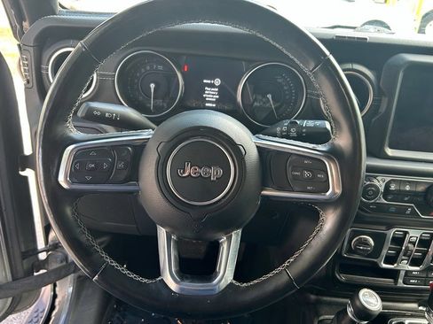 Used 2022 Jeep Wrangler Unlimited Sahara w/ Cold Weather Group AWD/4WD image 17