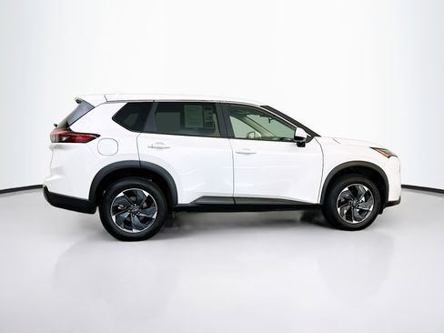 Used 2025 Nissan Rogue SV image 10