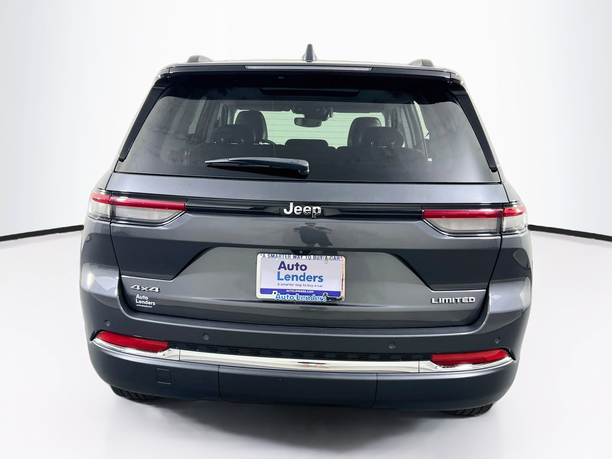 Used 2023 Jeep Grand Cherokee Limited AWD/4WD image 6