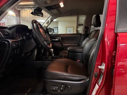 Used 2020 Toyota 4Runner TRD Off-Road Premium AWD/4WD image 10