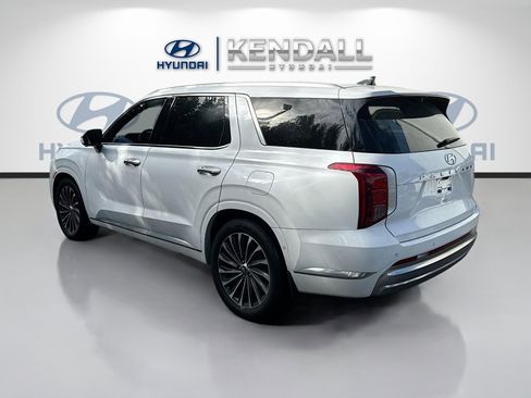 Used 2023 Hyundai Palisade Calligraphy image 4