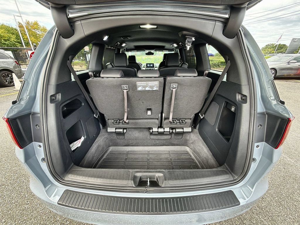 Used 2024 Honda Odyssey Sport image 27