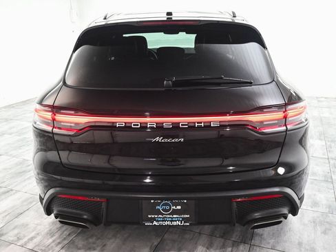 Used 2023 Porsche Macan image 5