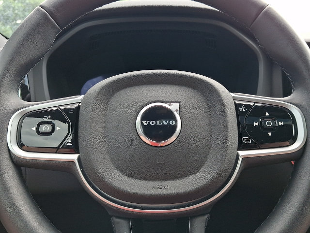 Used 2026 Volvo XC60 B5 Plus AWD/4WD image 21