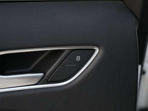 Used 2016 Audi A3 e-tron Premium Plus image 30