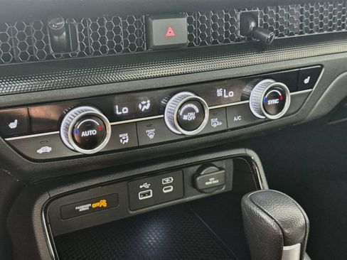 Used 2024 Honda CR-V EX image 13