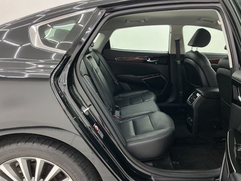Used 2018 Kia Cadenza Premium FWD image 21