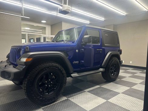 Used 2018 Jeep Wrangler Sport AWD/4WD image 4