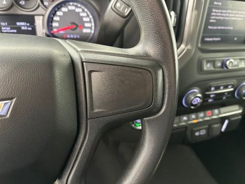 Used 2023 Chevrolet Silverado 1500 Custom image 16