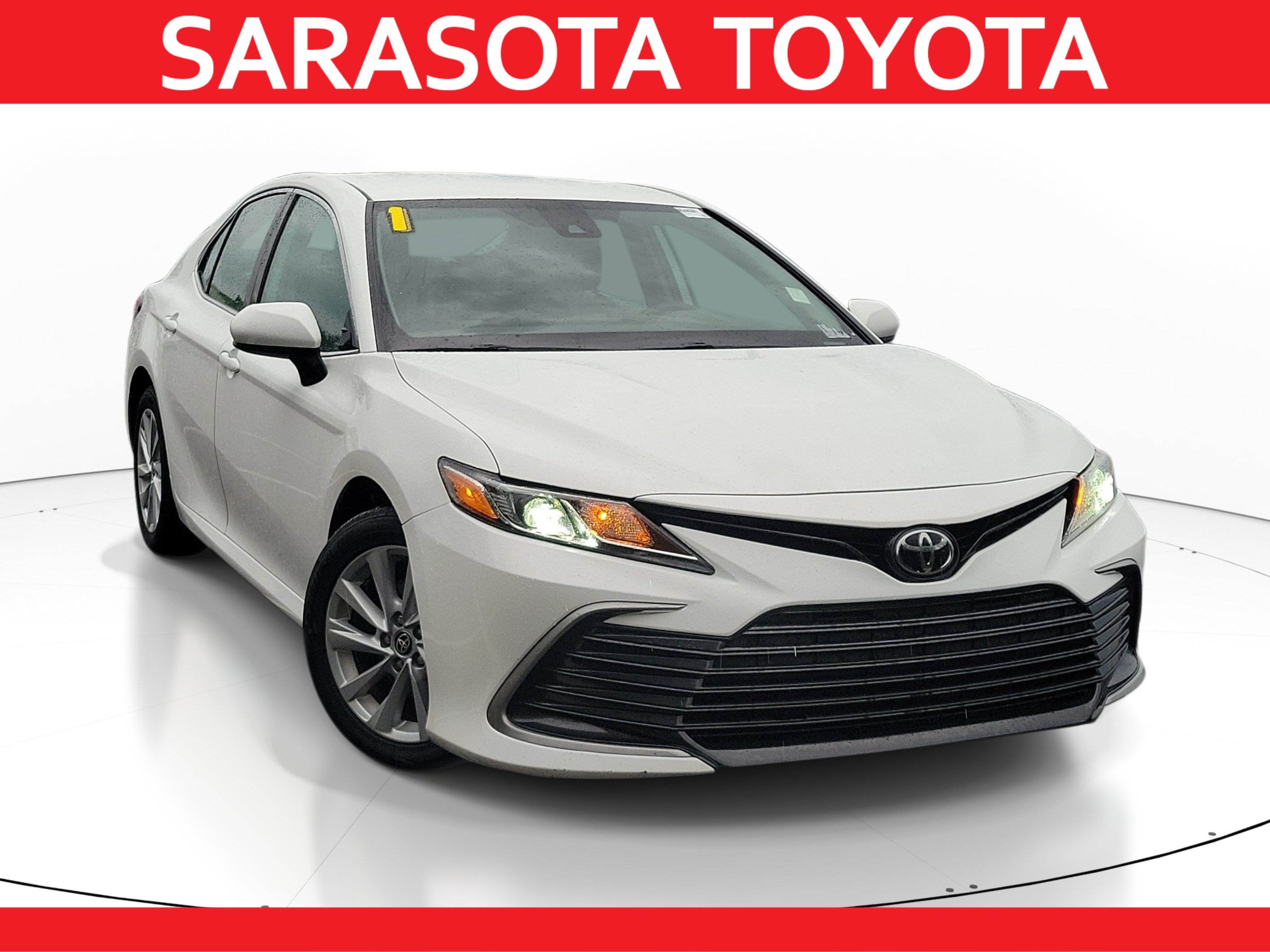 Used 2021 Toyota Camry LE FWD image 1