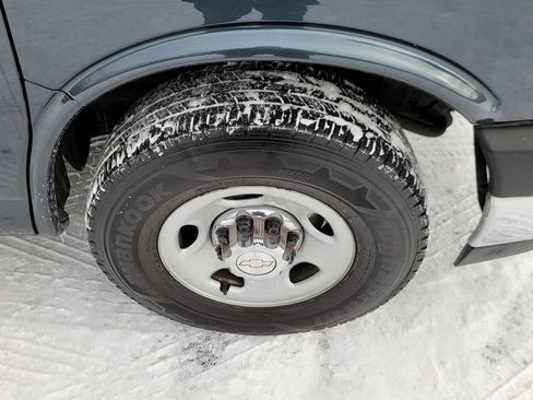 Used 2019 Chevrolet Express 2500 Extended image 15