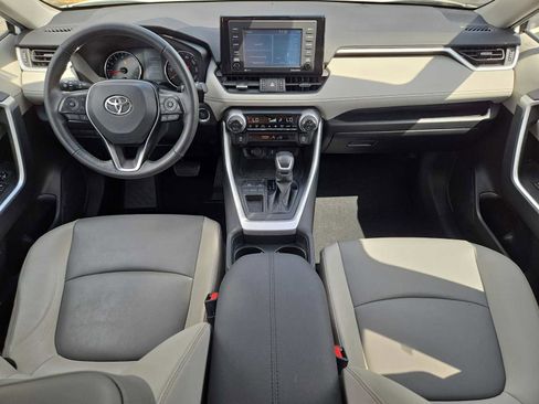 Used 2020 Toyota RAV4 XLE Premium image 15