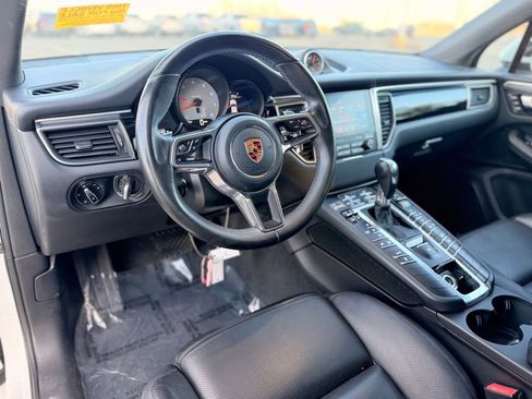 Used 2017 Porsche Macan S image 10