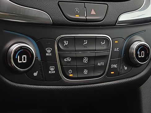 Used 2024 Chevrolet Equinox LT AWD/4WD image 14
