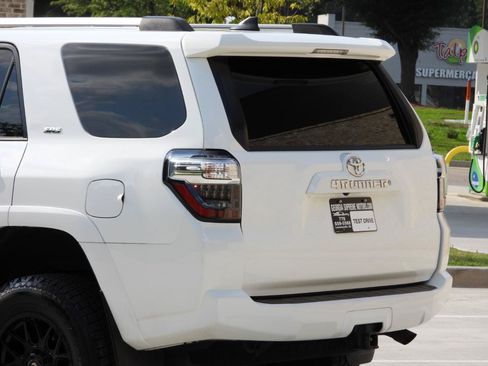 Used 2021 Toyota 4Runner SR5 AWD/4WD image 22