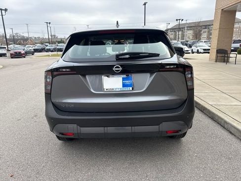 Used 2025 Nissan Kicks S image 3