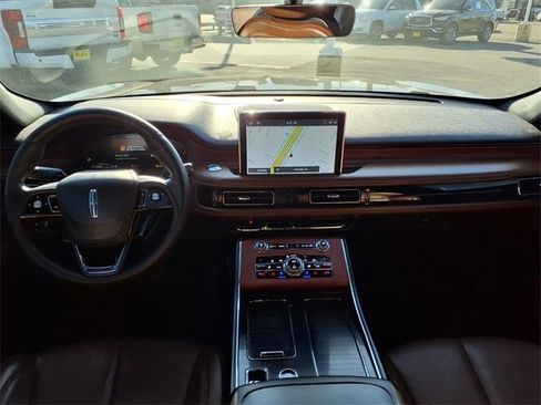 Certified 2020 Lincoln Aviator Reserve w/ Elements Package Plus image 4