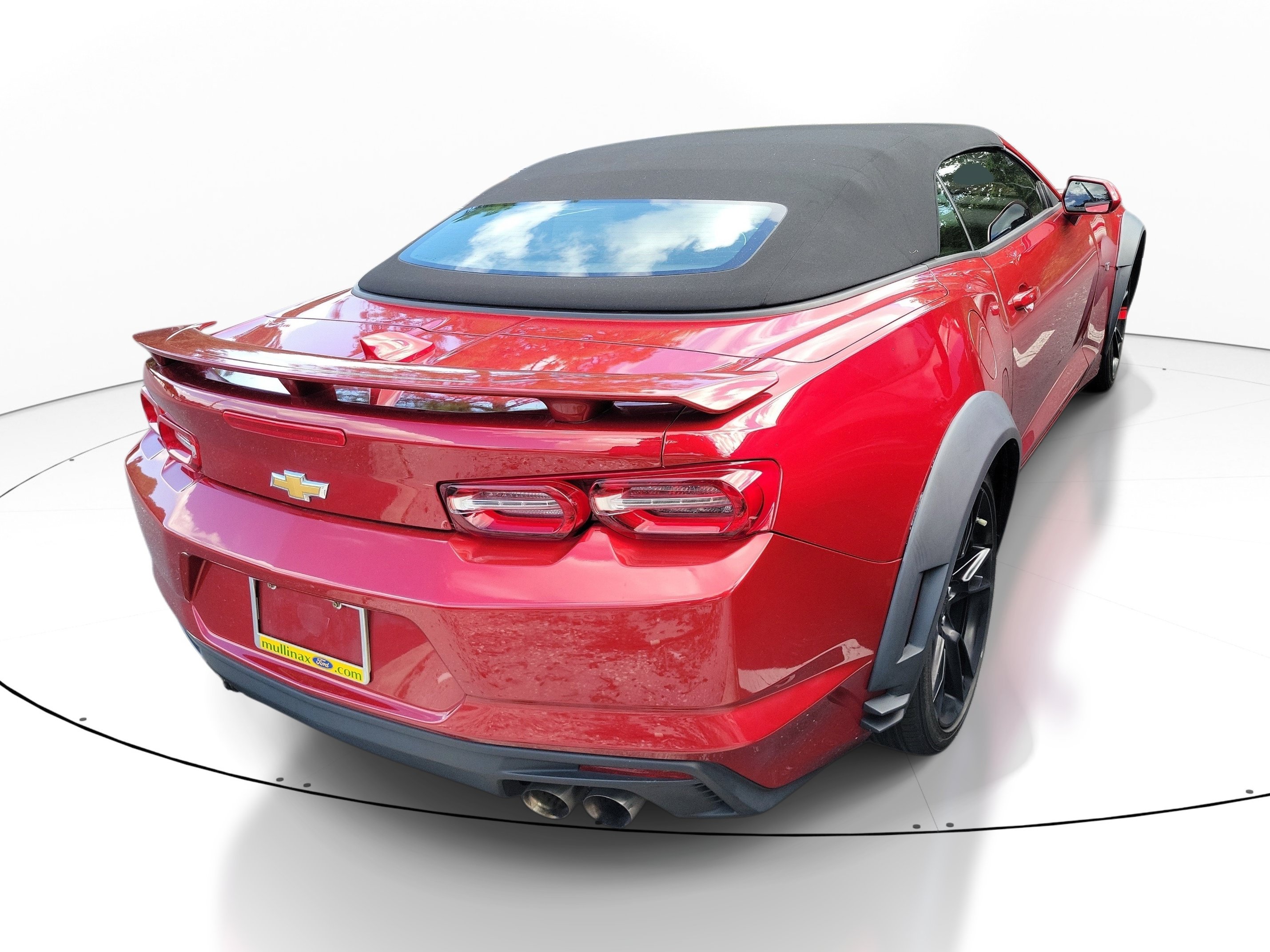 Used 2019 Chevrolet Camaro LT RWD image 9