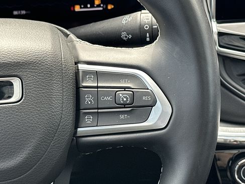 Used 2022 Jeep Compass High Altitude AWD/4WD image 29