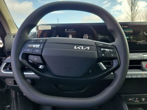 New 2026 Kia K4 LXS image 21