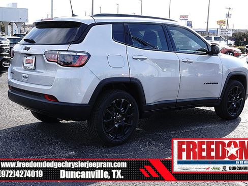 New 2026 Jeep Compass Latitude image 5