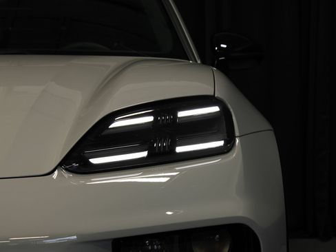 New 2026 Porsche Macan GTS Electric AWD/4WD image 13