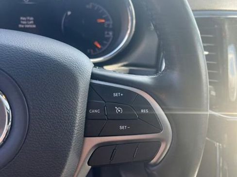 Used 2021 Jeep Grand Cherokee Limited w/ Luxury Group II image 21