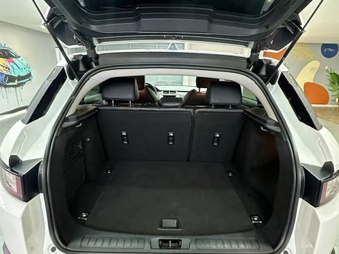Used 2019 Land Rover Range Rover Evoque SE AWD/4WD image 34