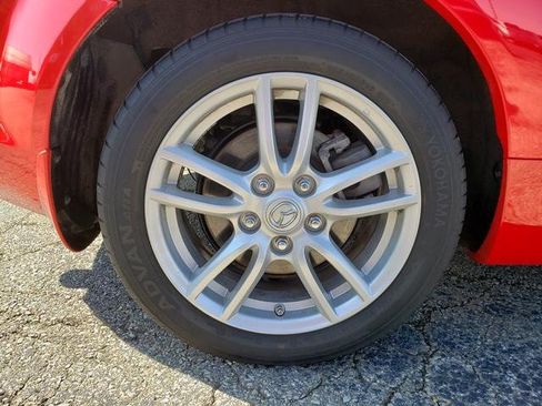 Used 2011 MAZDA MX-5 Miata Sport w/ Convenience Pkg RWD image 9