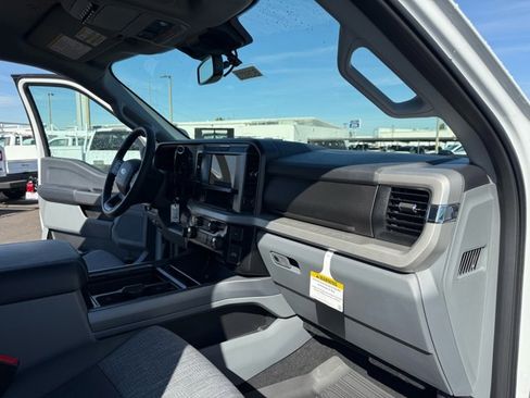 New 2026 Ford F550 4x4 Crew Cab w/ XLT Value Package image 17