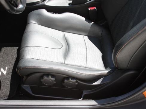Used 2006 Nissan 350Z Touring RWD image 35