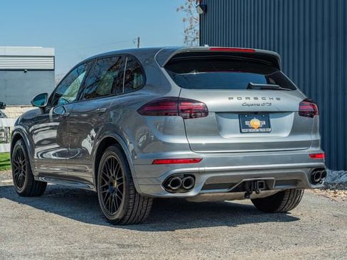 Used 2018 Porsche Cayenne GTS image 4
