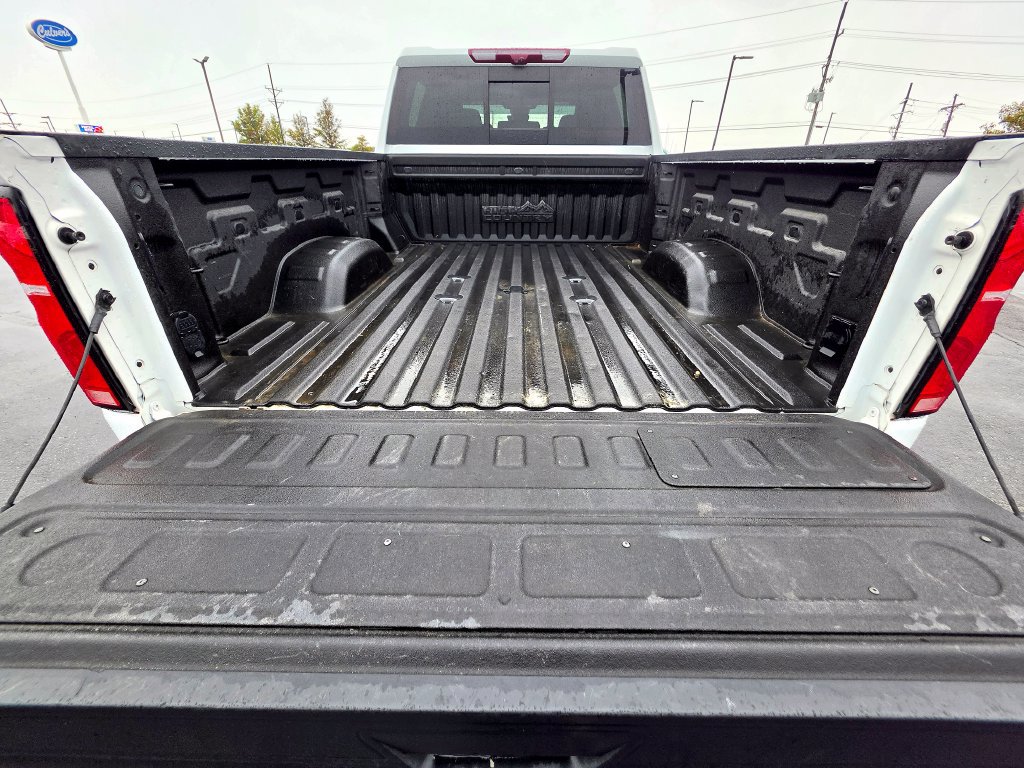 Used 2024 Chevrolet Silverado 2500 High Country w/ High Country Premium Package AWD/4WD image 7