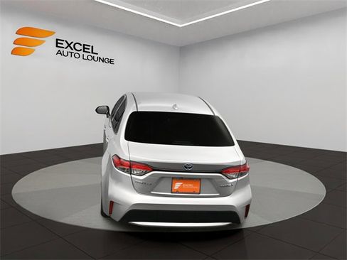 Used 2020 Toyota Corolla LE image 40