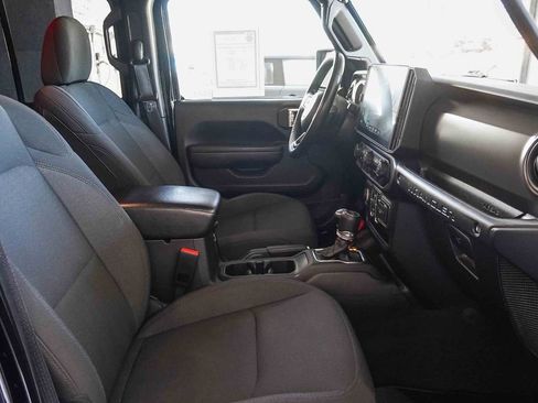 Used 2022 Jeep Wrangler Unlimited Sport AWD/4WD image 18