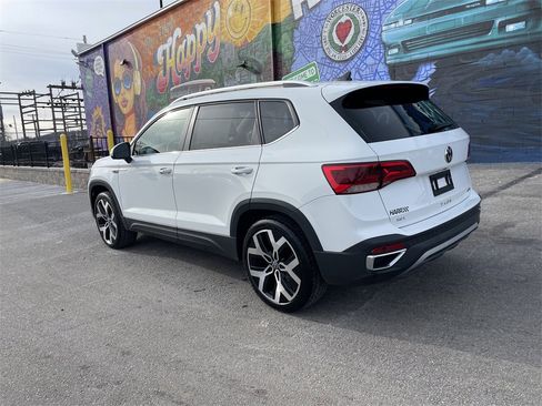 Used 2023 Volkswagen Taos SEL image 3