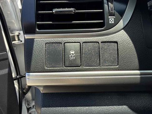 Used 2012 Toyota Camry SE FWD image 26