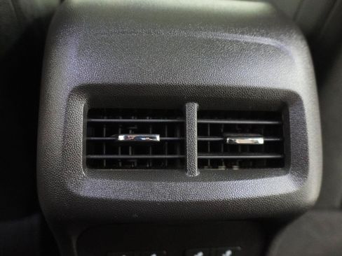 Used 2024 Chevrolet Equinox Premier FWD image 27