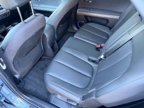 Used 2025 Hyundai Ioniq 5 Limited image 18