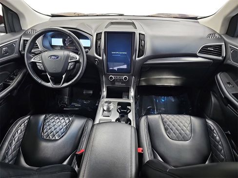 Used 2024 Ford Edge Titanium image 9